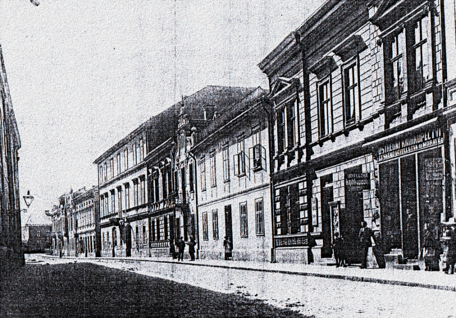 Knihkupectví Ferdinand Sukaný na dobové pohlednici (okolo 1910)